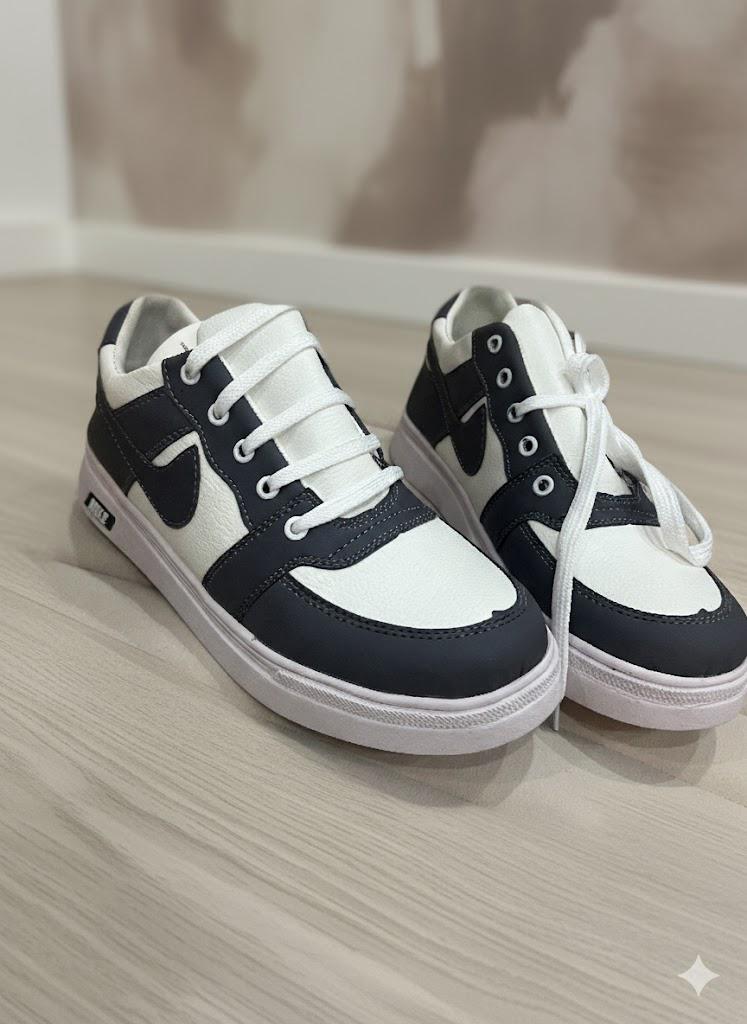 SNEAKERS BLACK