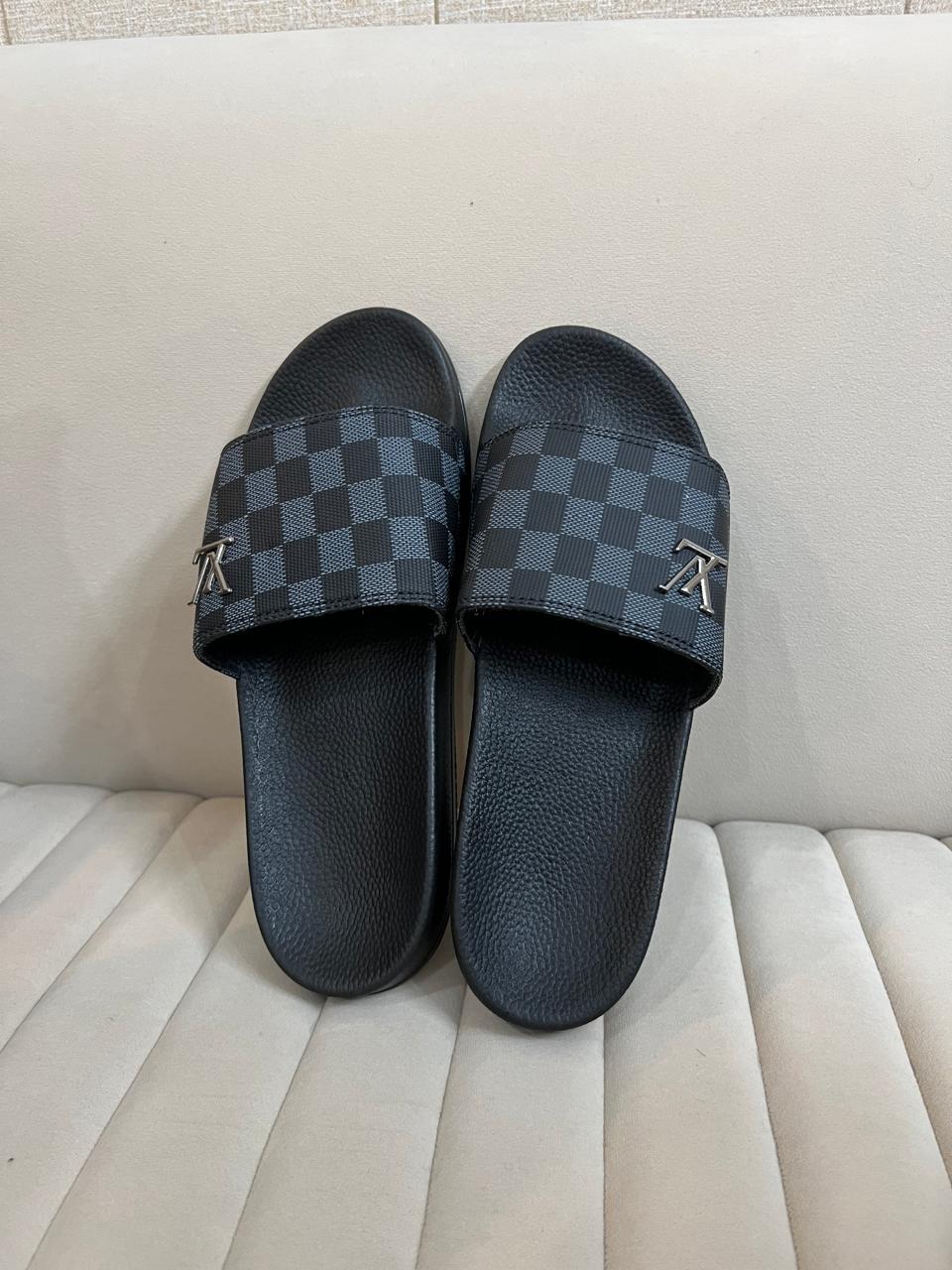 CHECK BLACK
