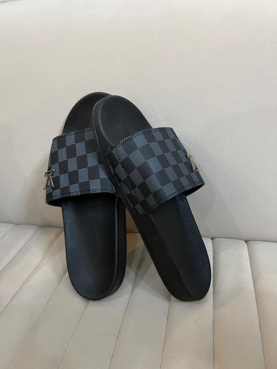 CHECK BLACK